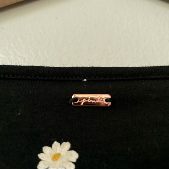 PINK Victoria’s Secret Black Daisy Print Long Sleeve Bodysuit - Picture 7 of 8